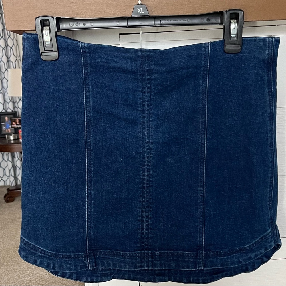Alter’d State denim skirt size large. 1100